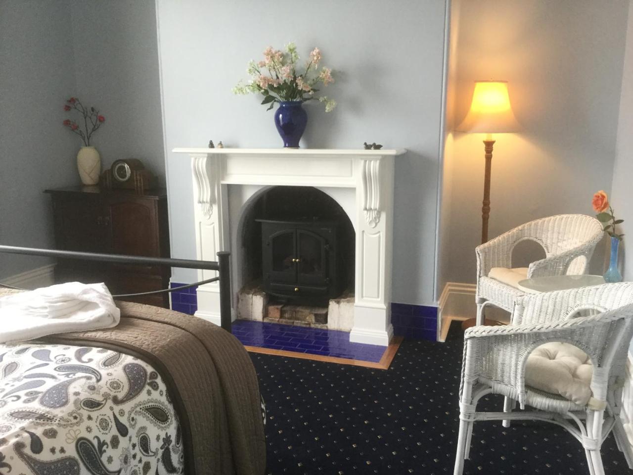 The Bank Guesthouse 글렌인스 외부 사진