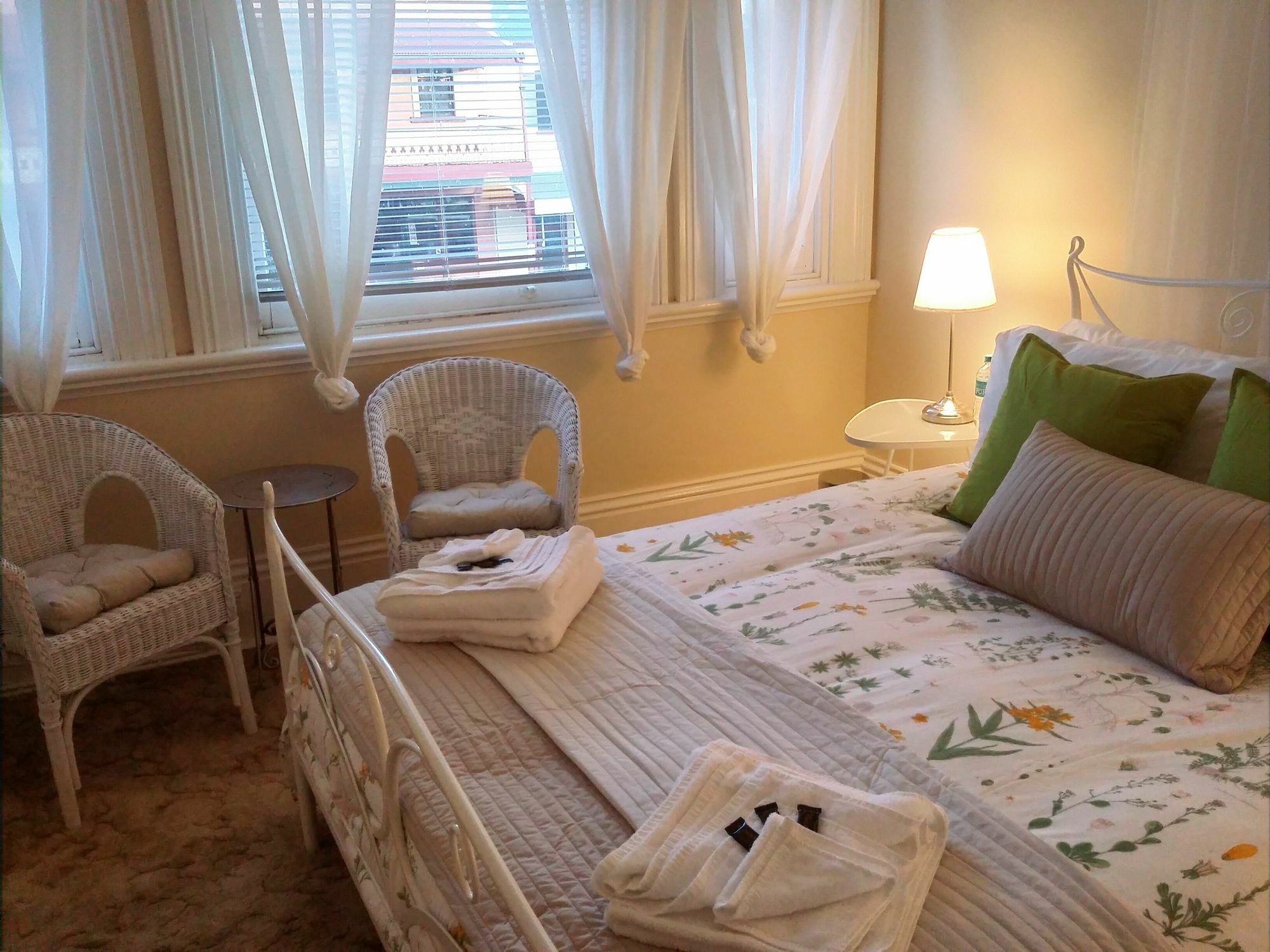 The Bank Guesthouse 글렌인스 외부 사진